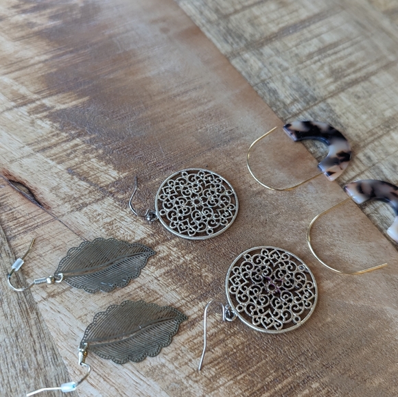 Earring bundle - Picture 3 of 3